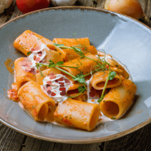 Paccheri al pesto di pistacchio e speck